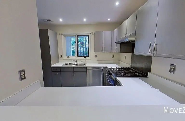 3813 Carnegie Ln — Photo 29