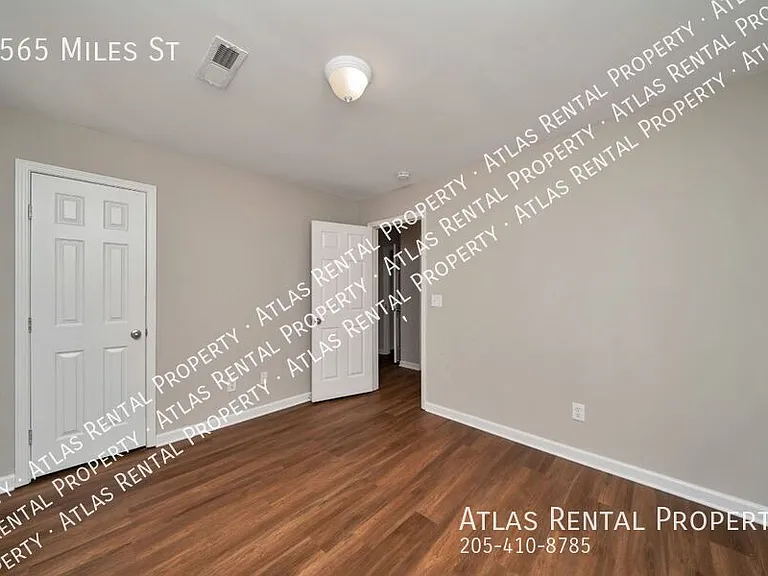 1565 Miles St — Photo 16