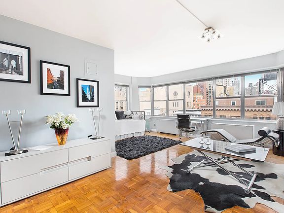 3rd image of 230 E 79th St APT A