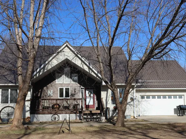 800 Blackstone Pl, Hurley, SD 57036