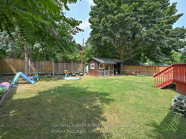 8 Doner St #UPPER LEVEL — Photo 12