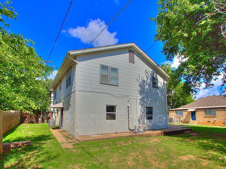 2006 NW 26th St #1/2-B — Photo 25