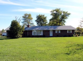 2007 E Hall St, Olney, IL 62450