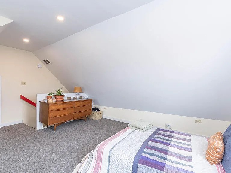 208 S Rogers St — Photo 11