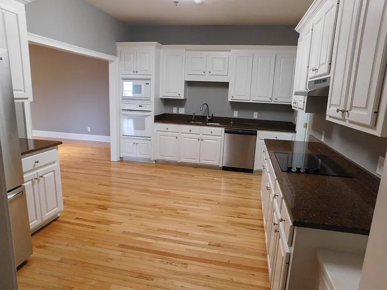 648 S Main St #205 — Photo 7