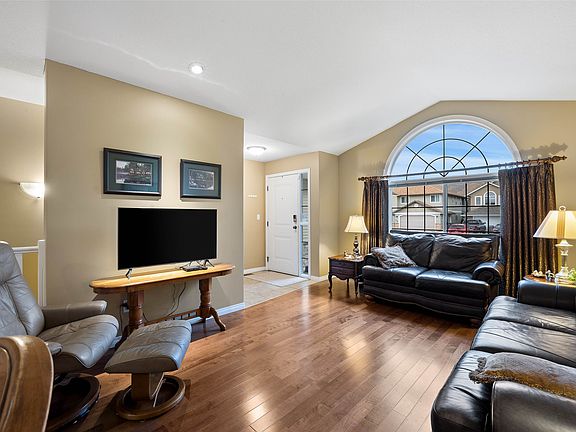 5th image of 2185 Invermere Pl