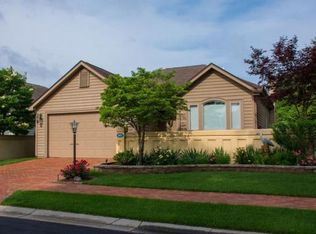 601 Bittersweet Cove Dr, Mishawaka, IN 46544