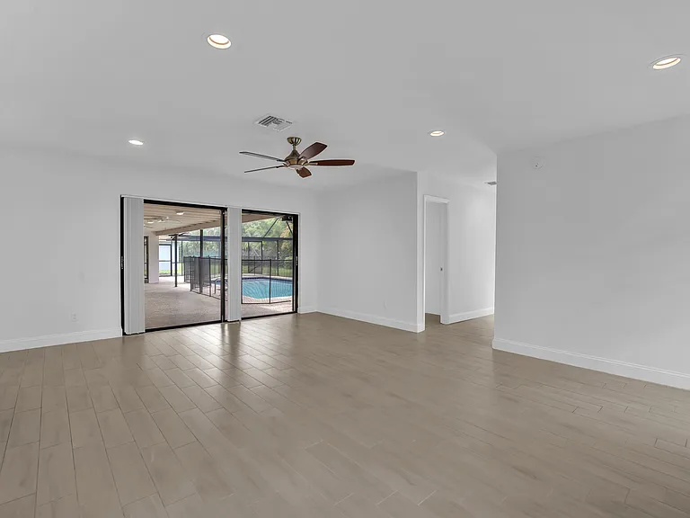 6878 Entrada Pl — Photo 20