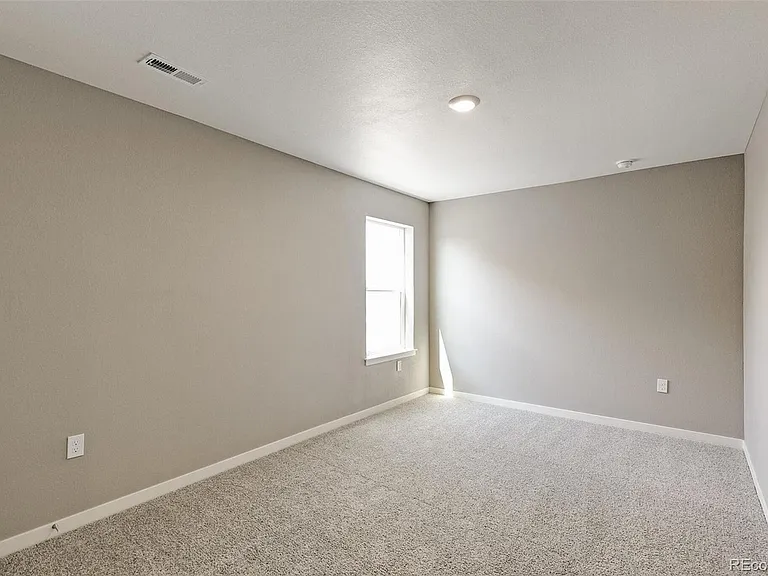 1695 Vantage Pkwy — Photo 19