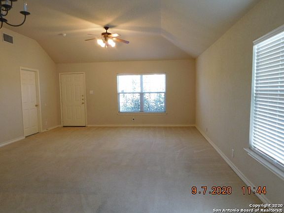 5th image of 639 Meadow Arbor Ln