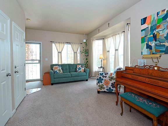 4th image of 10564 Victor St