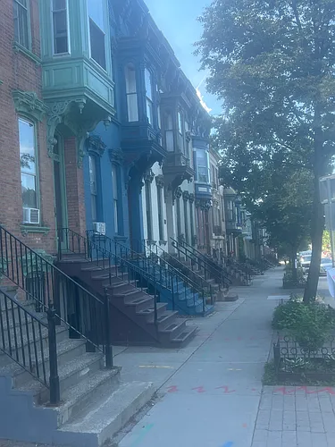 520 Madison Ave Photo 1