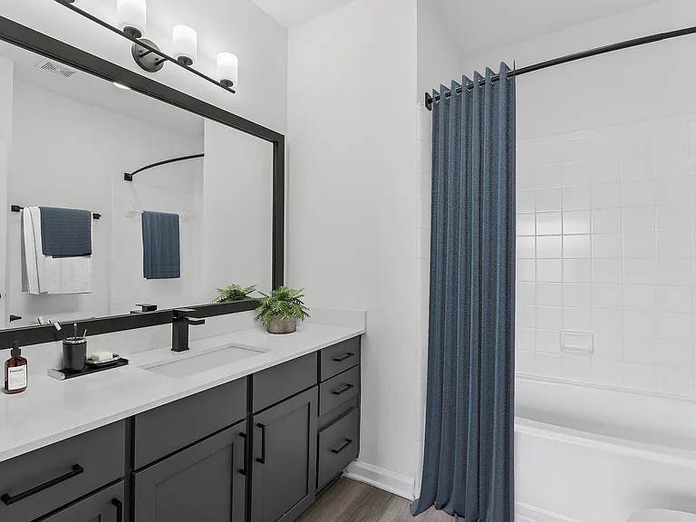 Avana North Point — Photo 8