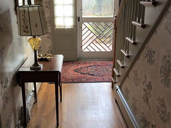 3rd image of 1001 Williamsburg Pl