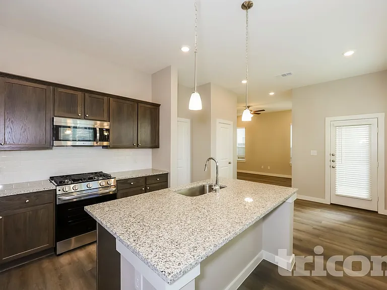 4303 Stonybrook Rd — Photo 7