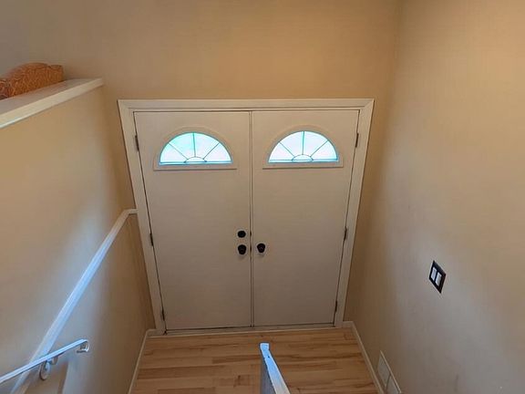 2nd image of 18 Marquette Pl