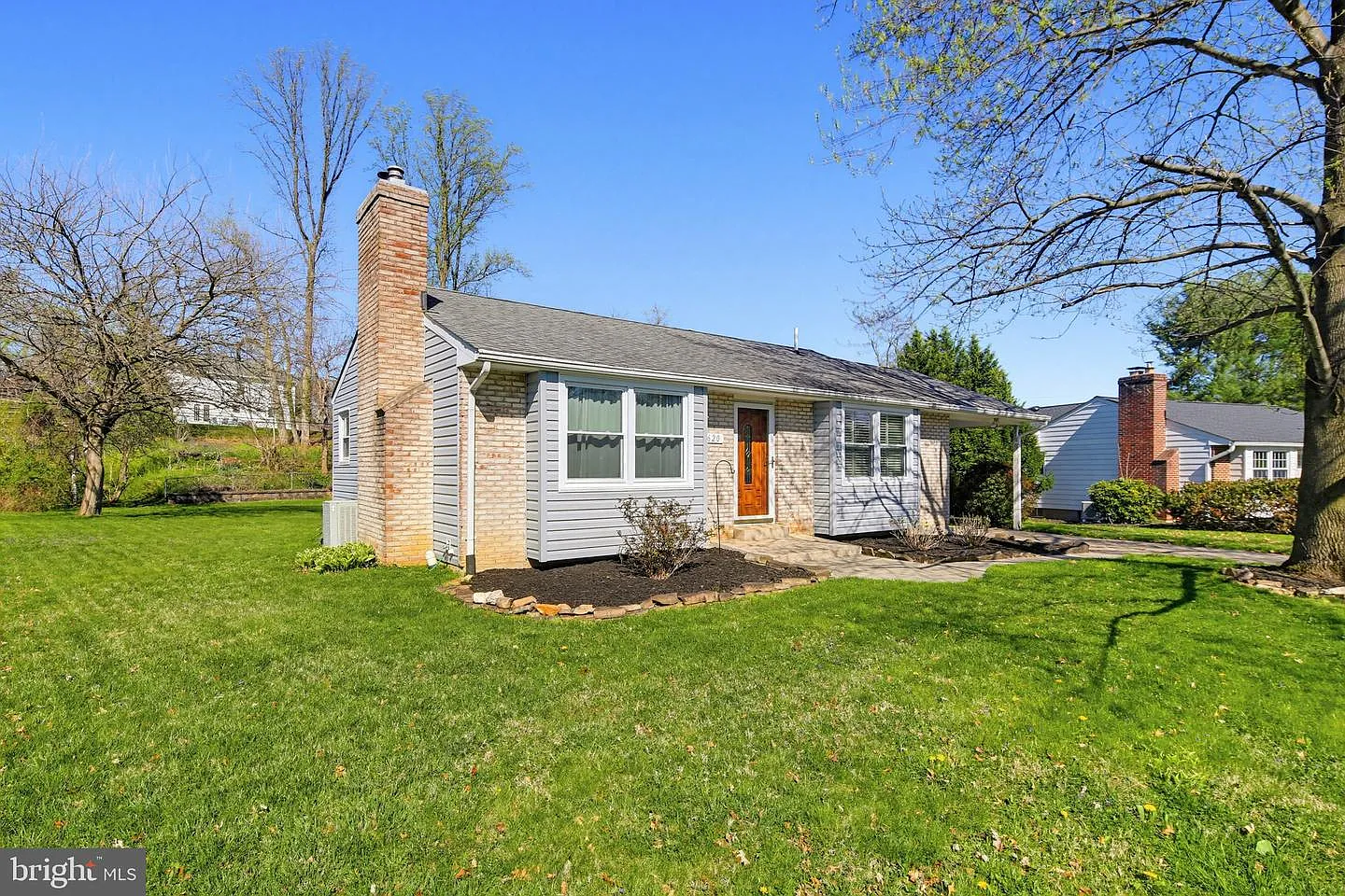 620 Lee Way photo 1