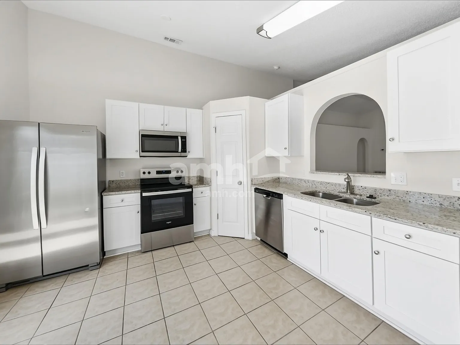 3 bed, 2.0 bath, 1273 sqft, $2,260 — Photo 4