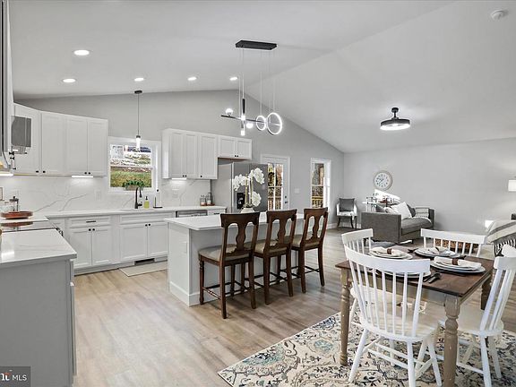 3rd image of 130 Highland Way