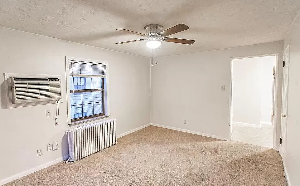 1 bed, 650 sqft, $900 — Photo 2