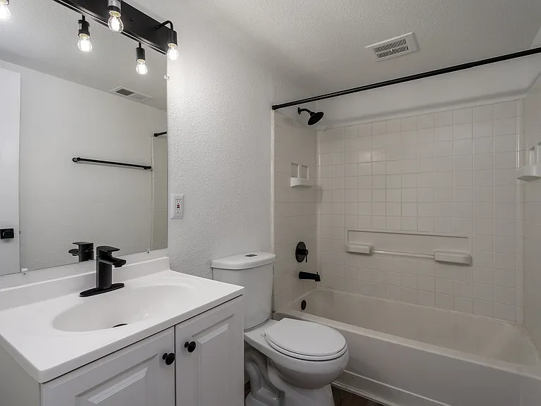 425 E Willamette Ave — Photo 13