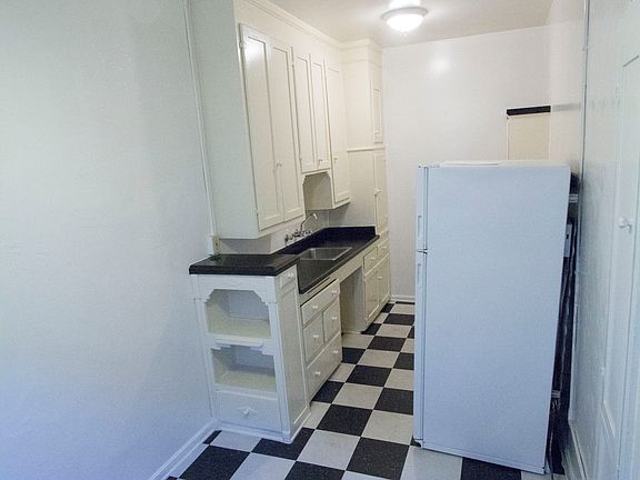 5th image of 7215 Willoughby Ave APT 102