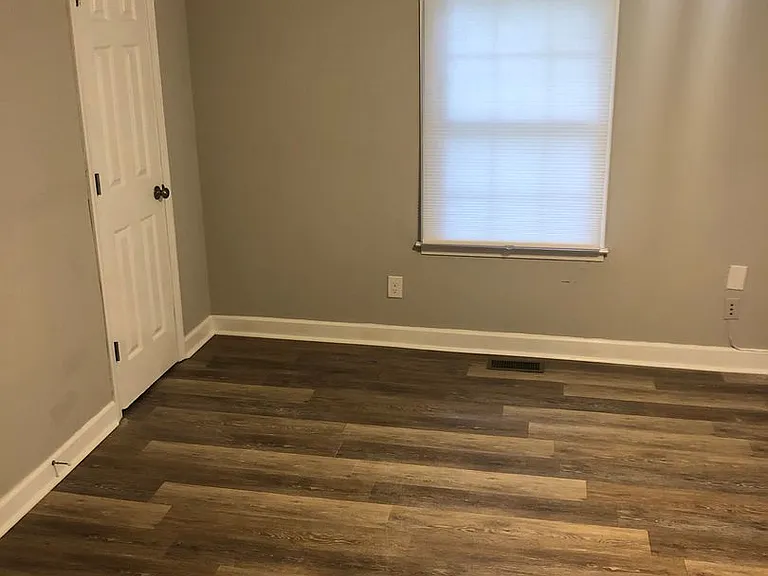 405 Johnson St — Photo 2
