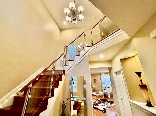 170 Shinnecock Dr, Manalapan, NJ 07726