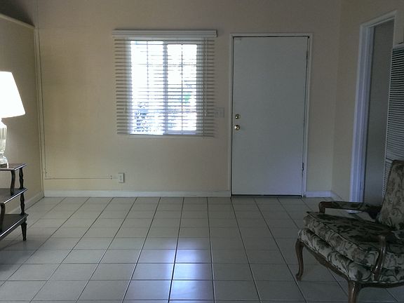 5th image of 914 Hyde Ave