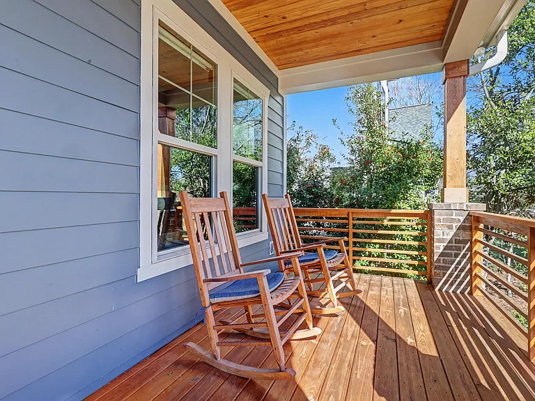 2852 Dorchester Pl — Photo 4