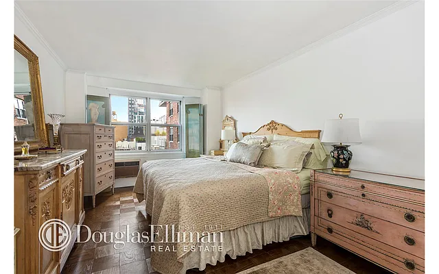 Sold by Douglas Elliman | media 22