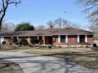 310 Twin Oaks Dr, La Vernia, TX 78121