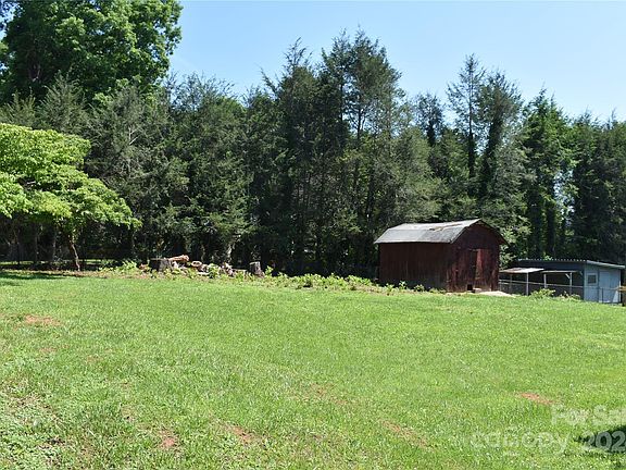 3rd image of 1922 Marigold Ln