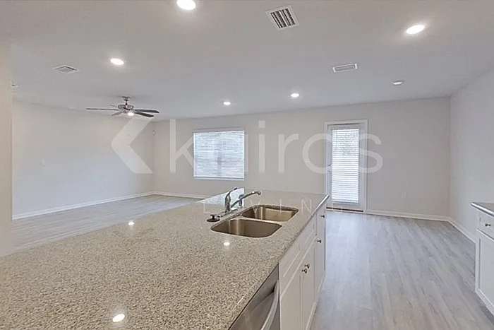 345 Monarch Ln — Photo 4