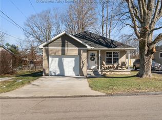 334 Lynn St, Hurricane, WV 25526