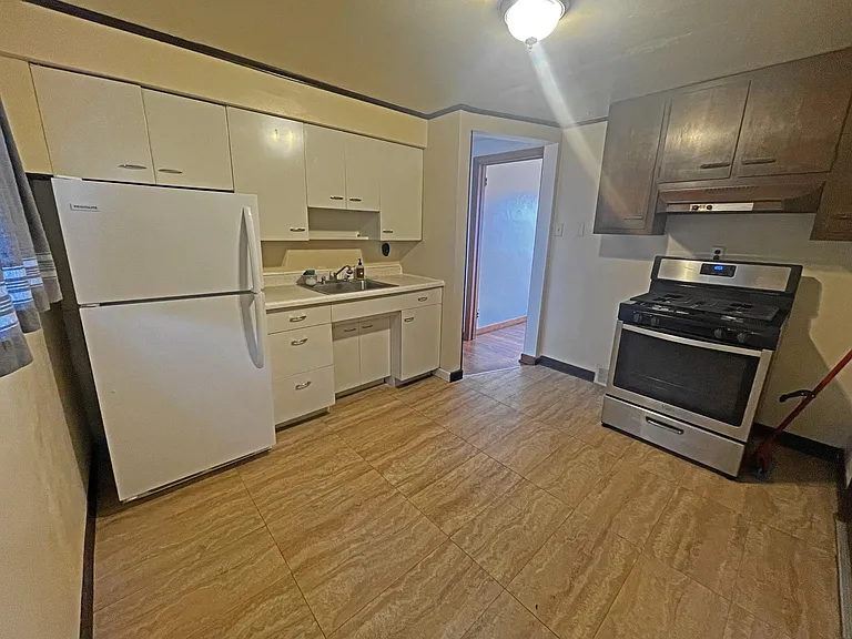 1230 Commonwealth Ave — Photo 5