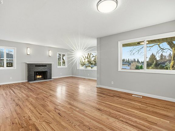 4th image of 2308 NE 51st St
