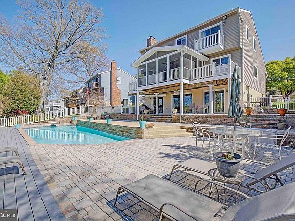 3rd image of 936 Barracuda Cove Ct