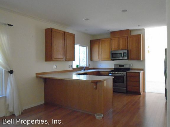 3rd image of 1120 123rd Ave NE