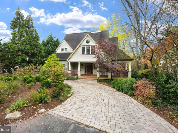 6410 Brookes Ln, Bethesda, MD 20816