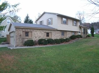 6246 Adacroft Dr SE, Ada, MI 49301