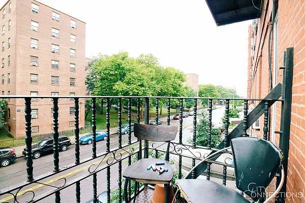 Rented by City Connections Realty | media 26