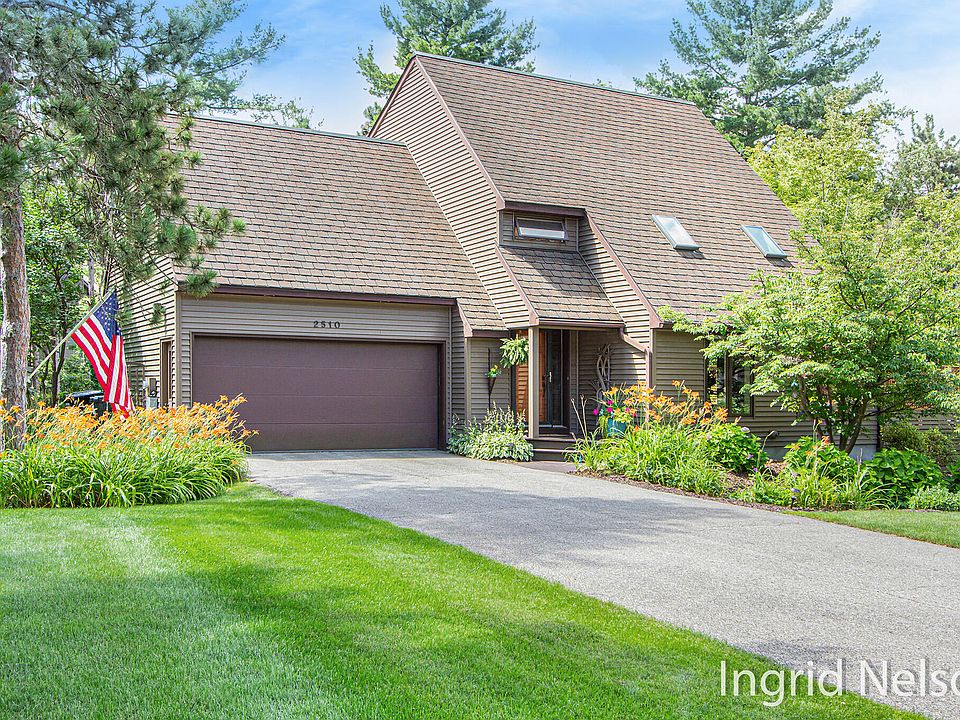 1st image of 2510 Pineview Dr NE
