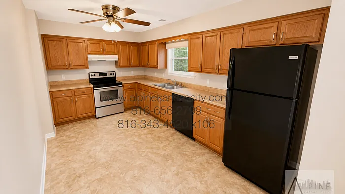 3 bed, 2.0 bath, 1500 sqft, $1,675 — Photo 3