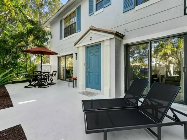 355 Prestwick Circle #2, Palm Beach Gardens, FL 33418