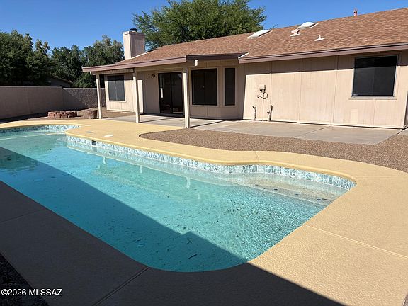 3rd image of 6070 S Oyama Dr