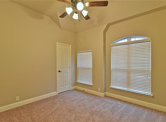 3rd image of 9404 Wellington Dr