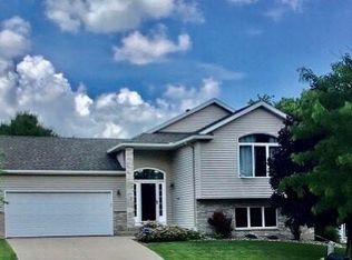 4622 Manor Park Dr NW, Rochester, MN 55901