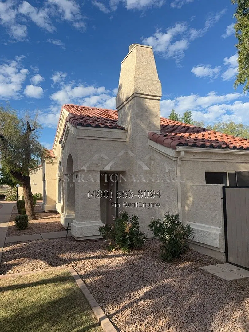 2 bed, 2.0 bath, 993 sqft, $1,650 — Photo 1
