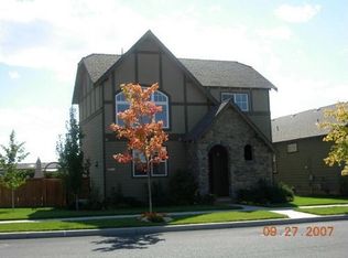 1490 NW Hemlock Ave, Redmond, OR